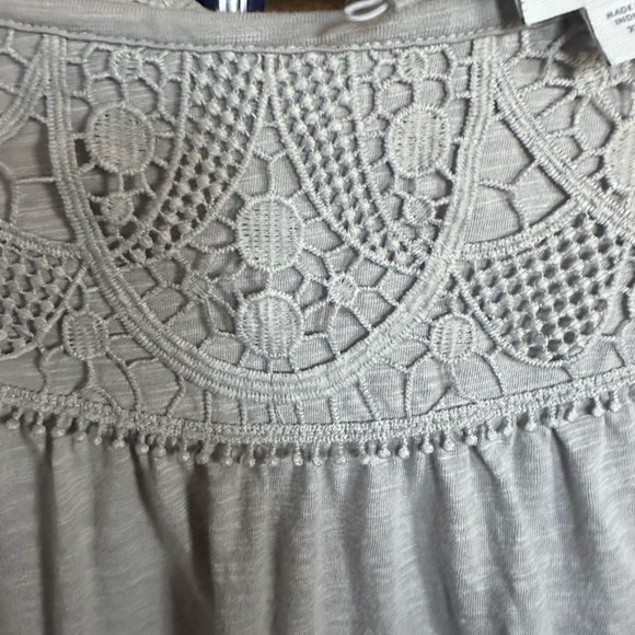 J Jill gray lacy upper quarter length sleeves Top. Size XL - Picture 3 of 7